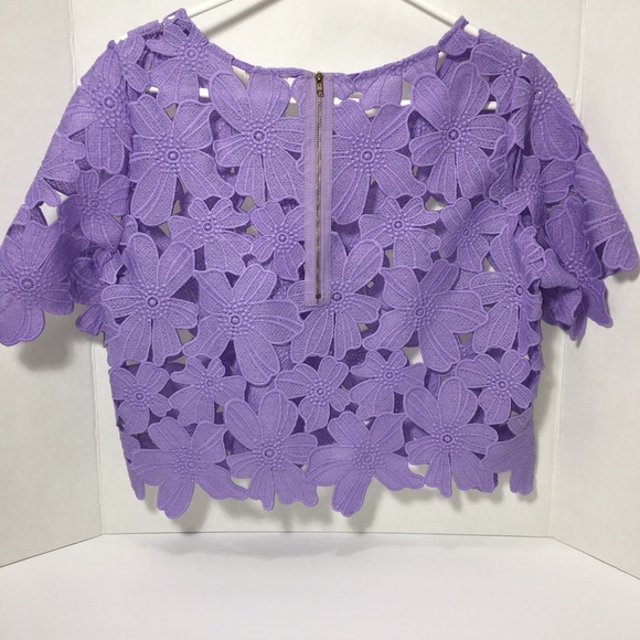 🎉 SOLD 🎉 Tea n Cup Lavender Floral Crop Top - Picture 2 of 4